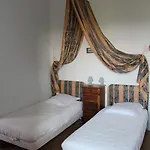 Chambres D'hotes Chateau De La Motte Usseau (Vienne)