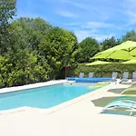 Bed & Breakfast Chambres D'hotes Chateau De La Motte 2*
