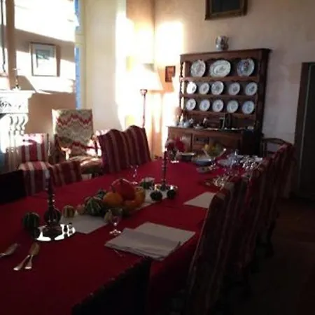 Alojamento de Acomodação e Pequeno-almoço Château De La Motte Usseau (Vienne)