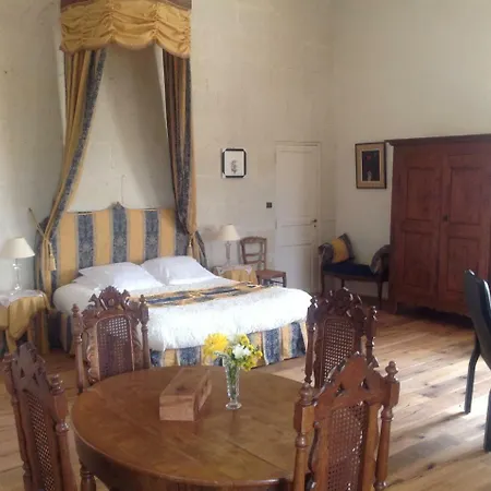 Chambres D'hotes Chateau De La Motte Usseau (Vienne)