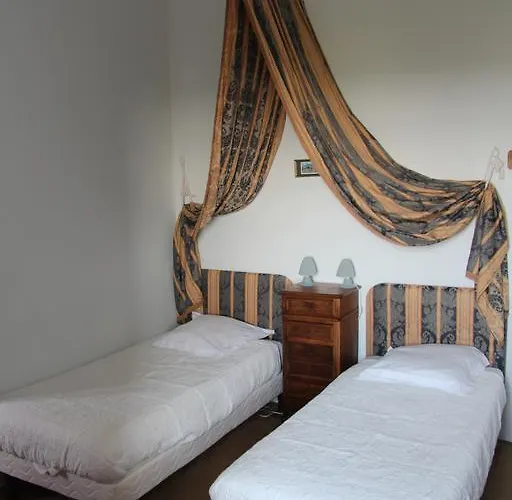 Chambres D'hotes Chateau De La Motte Usseau (Vienne)